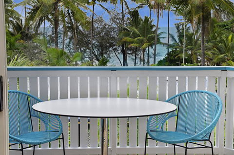 By The Sea Port Douglas - Accommodation Sunshine Coast 5