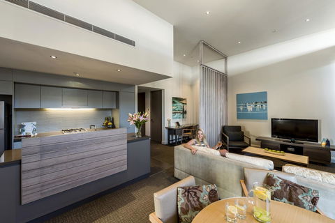 Oaks Redcliffe Mon Komo Suites - Accommodation Sunshine Coast 21