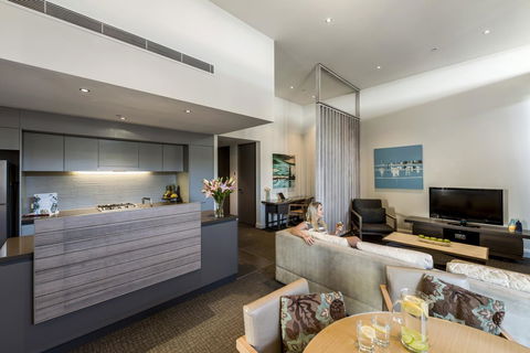 Oaks Redcliffe Mon Komo Suites - Accommodation Sunshine Coast 20