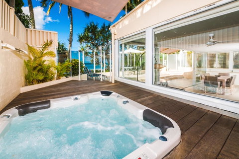 Netanya Noosa Beachfront Resort - Accommodation Sunshine Coast 28