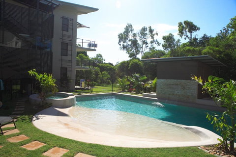 Agnes Water Beach Club - Accommodation Sunshine Coast 2