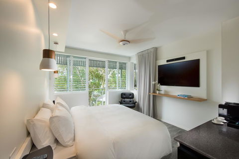 Heart Hotel And Gallery Whitsundays - Accommodation Sunshine Coast 3