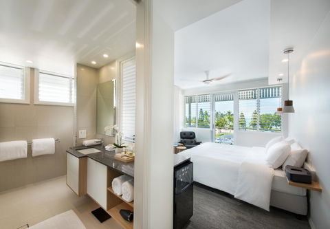 Heart Hotel And Gallery Whitsundays - Accommodation Sunshine Coast 2