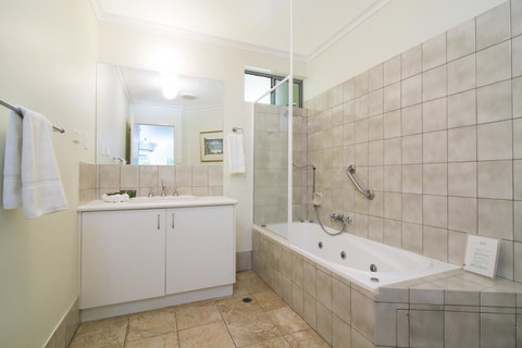The Port Douglas Queenslander - Accommodation Sunshine Coast 13