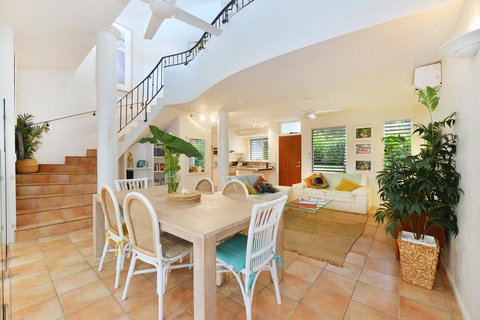 [ ANDY'S BEACH HOUSE ] - Accommodation Sunshine Coast 10
