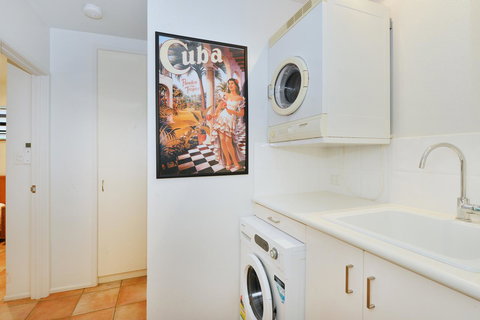 [ ANDY'S BEACH HOUSE ] - Accommodation Sunshine Coast 30