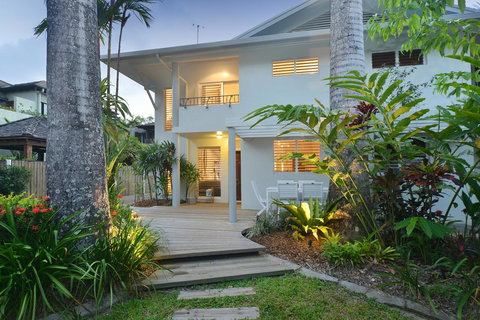 [ ANDY'S BEACH HOUSE ] - Accommodation Sunshine Coast 9