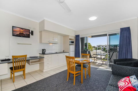 Madison Ocean Breeze Apartments - Accommodation Sunshine Coast 12