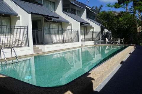 Airlie Seaview Apartments - Accommodation Sunshine Coast 5