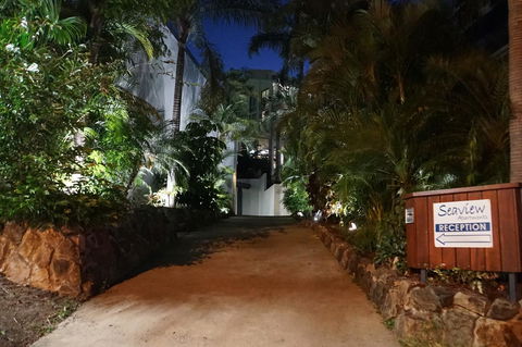 Airlie Seaview Apartments - Accommodation Sunshine Coast 7