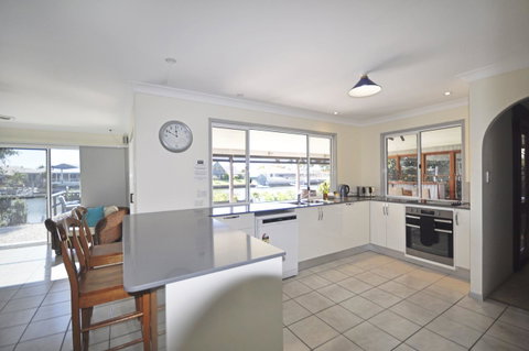 Bribie Island Canal Holiday Destination! - Accommodation Sunshine Coast 6