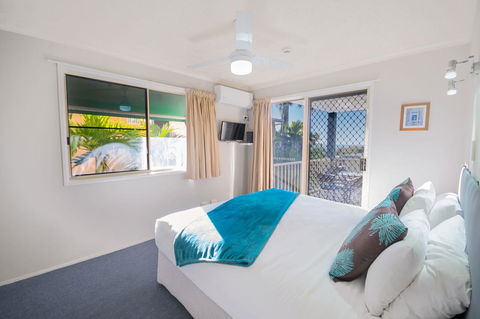 Airlie Apartments - Accommodation Sunshine Coast 0
