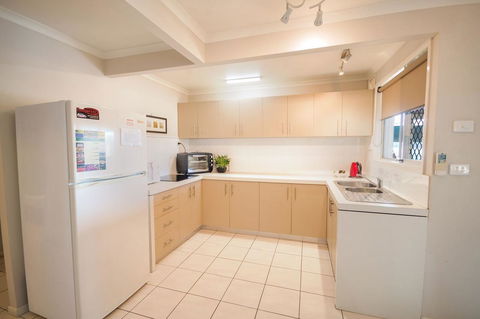 Airlie Apartments - Accommodation Sunshine Coast 6