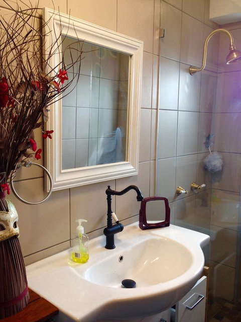 XYL Pets Friendly Seaside Boutique Guesthouse - Accommodation Sunshine Coast 1