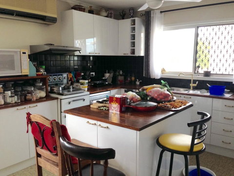 XYL Pets Friendly Seaside Boutique Guesthouse - Accommodation Sunshine Coast 2