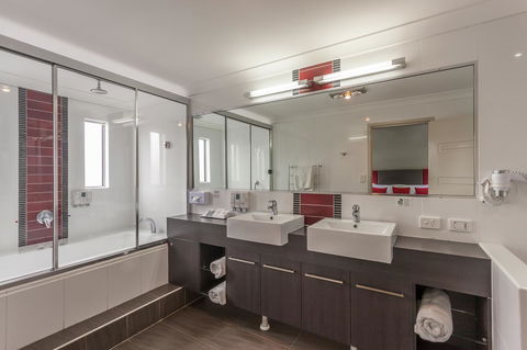Platinum International - Accommodation Sunshine Coast 22
