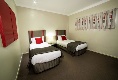 Platinum International - Accommodation Sunshine Coast 12