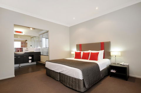 Platinum International - Accommodation Sunshine Coast 18