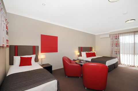 Platinum International - Accommodation Sunshine Coast 8