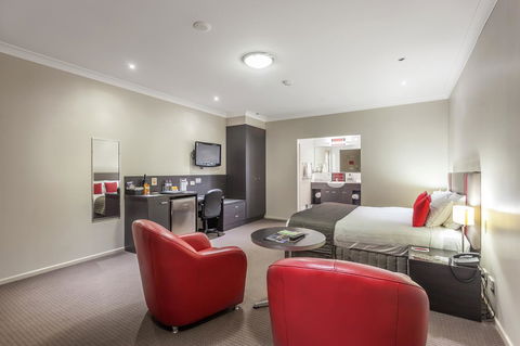 Platinum International - Accommodation Sunshine Coast 32