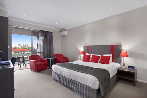 Platinum International - Accommodation Sunshine Coast 14