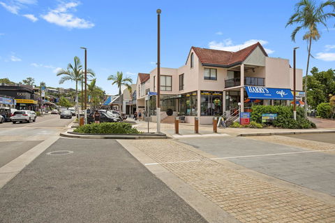 Montipora Unit 3 - In The Heart Of Airlie, Wi-fi And Netflix - Accommodation Sunshine Coast 12
