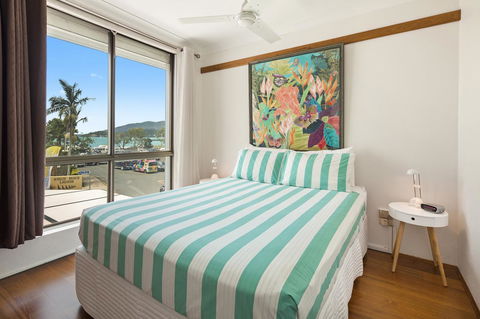 Montipora Unit 3 - In The Heart Of Airlie, Wi-fi And Netflix - Accommodation Sunshine Coast 6