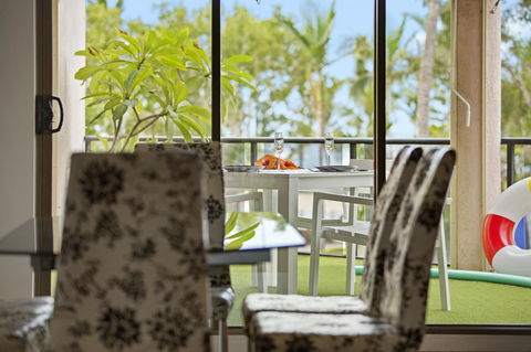 Montipora Unit 3 - In The Heart Of Airlie, Wi-fi And Netflix - Accommodation Sunshine Coast 2