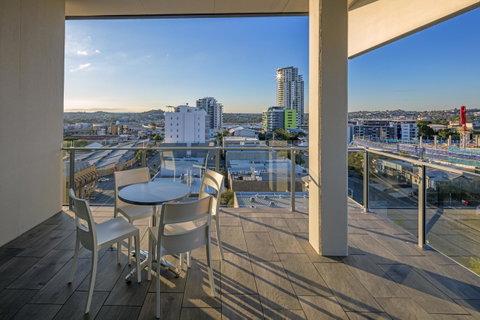 Direct Collective - Pavilion And Governor On Brookes - Accommodation Sunshine Coast 1