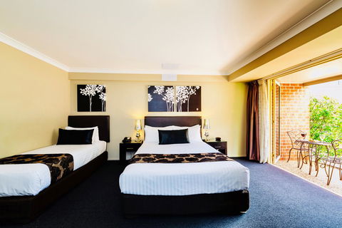 Ambassador On Ruthven - Accommodation Sunshine Coast 15