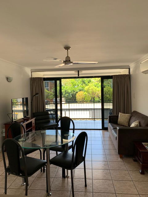Townsville Holiday Apartments - Accommodation Sunshine Coast 2