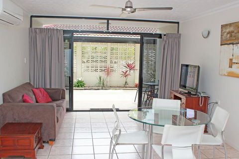 Townsville Holiday Apartments - Accommodation Sunshine Coast 10