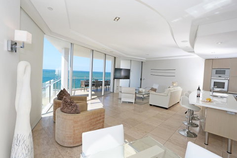 Oceans Mooloolaba - Accommodation Sunshine Coast 3