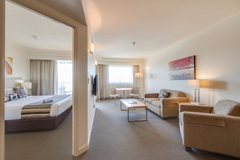 Central Cosmo Apartment Hotel - Accommodation Sunshine Coast 2