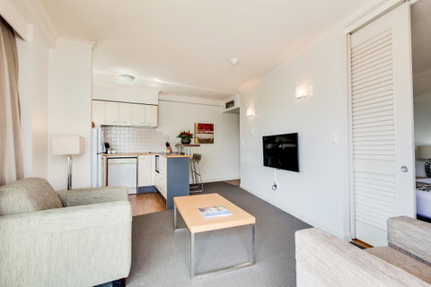 Central Cosmo Apartment Hotel - Accommodation Sunshine Coast 31