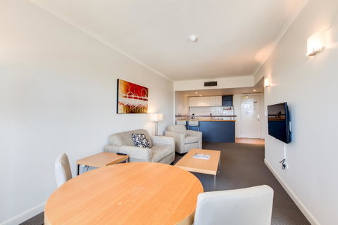 Central Cosmo Apartment Hotel - Accommodation Sunshine Coast 25