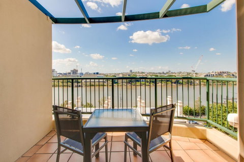 Central Cosmo Apartment Hotel - Accommodation Sunshine Coast 24