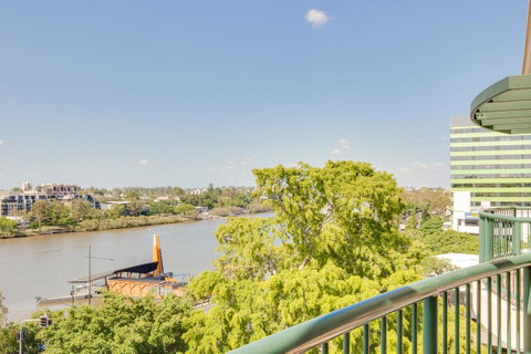 Central Cosmo Apartment Hotel - Accommodation Sunshine Coast 15