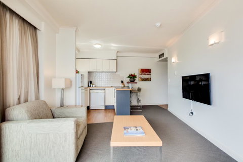 Central Cosmo Apartment Hotel - Accommodation Sunshine Coast 30