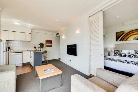 Central Cosmo Apartment Hotel - Accommodation Sunshine Coast 29