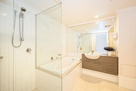On The Bay Apartments - Accommodation Sunshine Coast 16