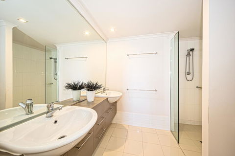 On The Bay Apartments - Accommodation Sunshine Coast 18