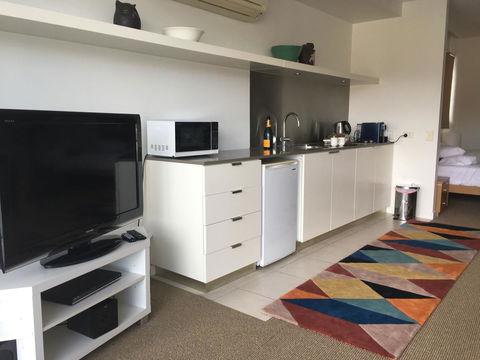 Absolute Waterfront Magnetic Island - Accommodation Sunshine Coast 9