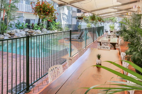 Coral Tree Inn - Accommodation Sunshine Coast 4