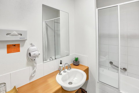 Coral Tree Inn - Accommodation Sunshine Coast 33