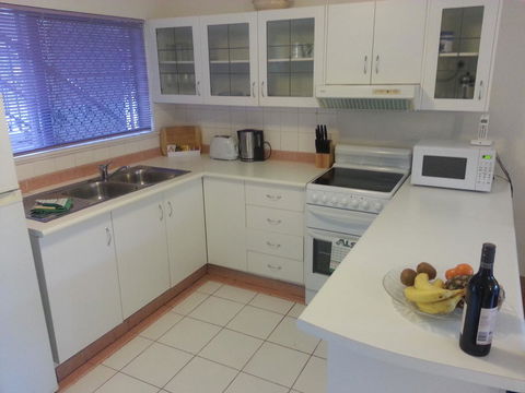 Clifton Sands Holiday Units - Accommodation Sunshine Coast 23