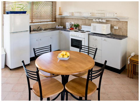 Clifton Sands Holiday Units - Accommodation Sunshine Coast 30