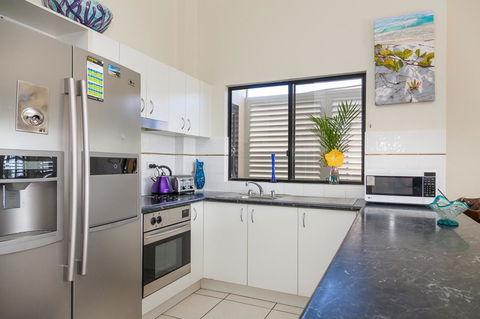 Cylinder Beach Mooloomba Unit 3 - Accommodation Sunshine Coast 6