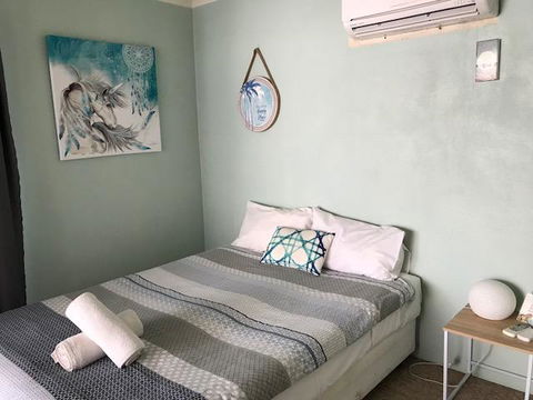 Location! 2BR Town View Unit In Centre Of Airlie. - Accommodation Sunshine Coast 22
