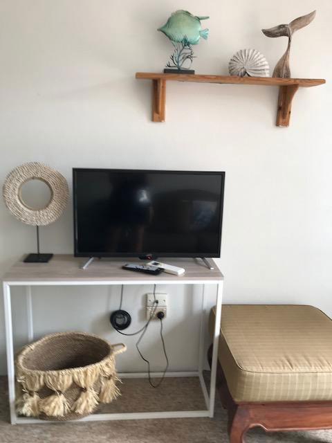 Location! 2BR Town View Unit In Centre Of Airlie. - Accommodation Sunshine Coast 13